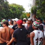 Torcedores do Fluminense vão à porta do CT e fazem protesto contra má fase do time