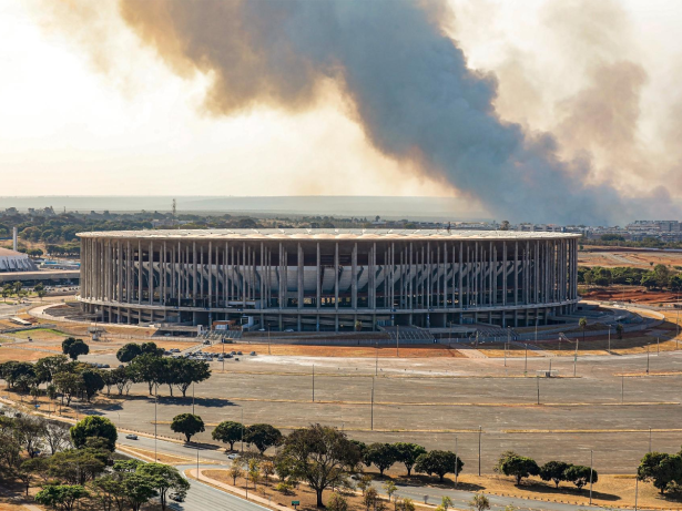 Fumaça no DF preocupa Palmeiras, que prepara esquema especial para jogar em Brasília