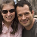 Quem é Danieli Haloten, ex-atriz com deficiência visual que revelou maus-tratos na Globo