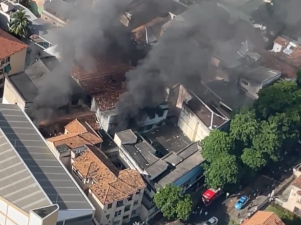 Rainhas e famosos se solidarizam após incêndio em fábrica de fantasias do Rio