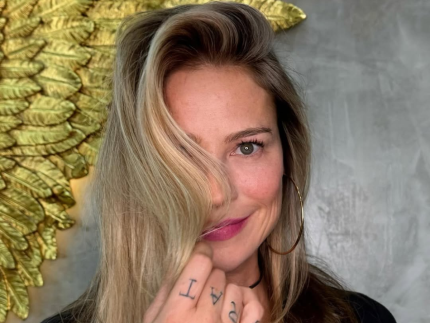 Luana Piovani paquera garçom em Nova York: “Parabéns pra você e pra sua mãe”