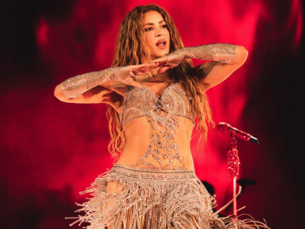 Shakira doa parte do valor arrecadado em show para vítimas das enchentes no Texas
