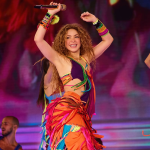 Shakira se apresenta na capital peruana após ser internada com dores abdominais