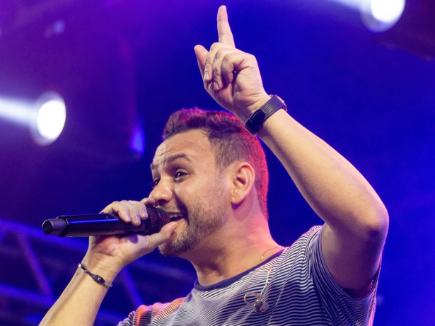Vocalista da banda Desejo de Menina é preso na Paraíba acusado de dois crimes