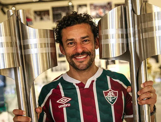 Fred, ídolo do Fluminense, é alvo de assaltantes à mão armada no Rio