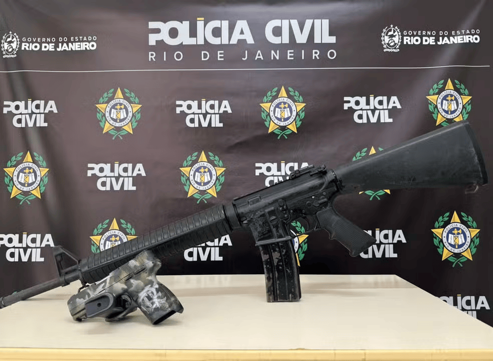 Fuzil roubado na casa do presidente do Botafogo foi apreendido pela Polícia Civil / Reprodução