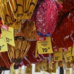 Por que o preço do ovo de Páscoa não para de subir? Entenda o que está por trás