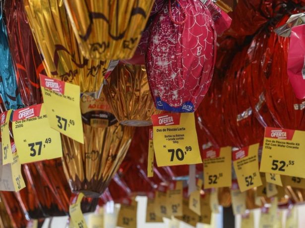 Por que o preço do ovo de Páscoa não para de subir? Entenda o que está por trás