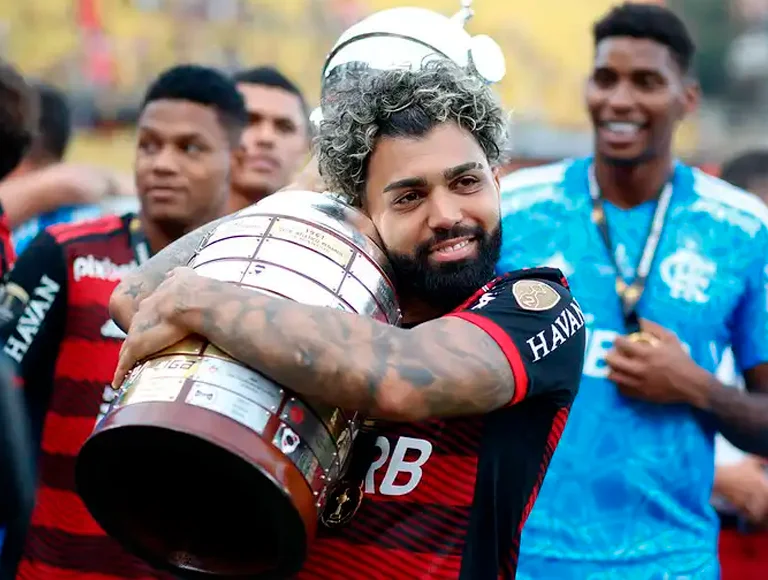 Gabigol e Zico são os únicos a marcarem gols em finais de Libertadores pelo Flamengo. Foto: Reprodução