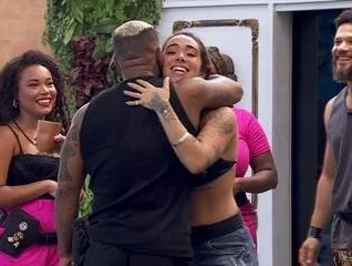 Giovanna não reconhece Rodriguinho no BBB24 e vira meme