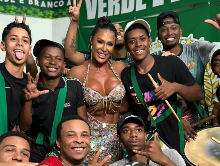 Gracyanne e Belo caem no samba no Camisa Verde e Branco