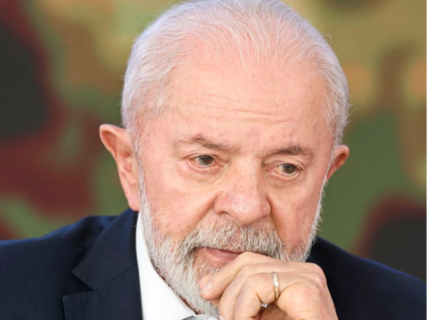 Aprovação de Lula tem queda de 11% e é a pior de seus 3 mandatos, aponta pesquisa