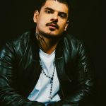 Vintage Culture abandona palco após mulher arremessar água durante show