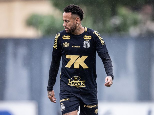 Neymar retoma treinos com bola e inicia fase final da recuperação no Santos