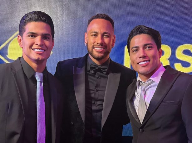 Jonatha & Cristiano impressionam convidados em show no Leilão Beneficente de Neymar