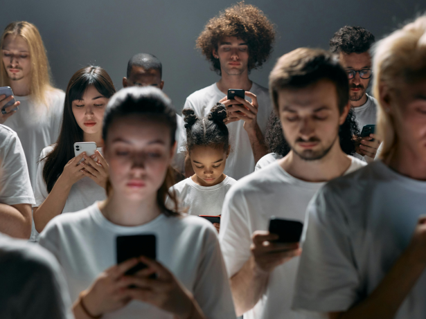 Especialista alerta sobre os impactos da dependência digital para a saúde mental