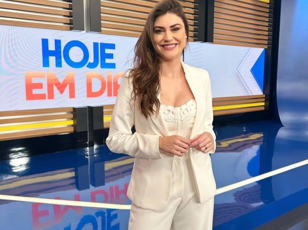 Record demite Gabriela França, repórter do Hoje em Dia