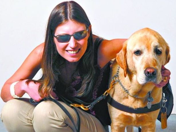 Ex-atriz da Globo com deficiência visual denuncia maus-tratos nos bastidores de novela