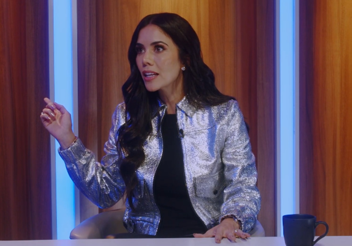 Daniela Albuquerque em entrevista no Programa Flávio Ricco, da Leo Dias TV / Reprodução 