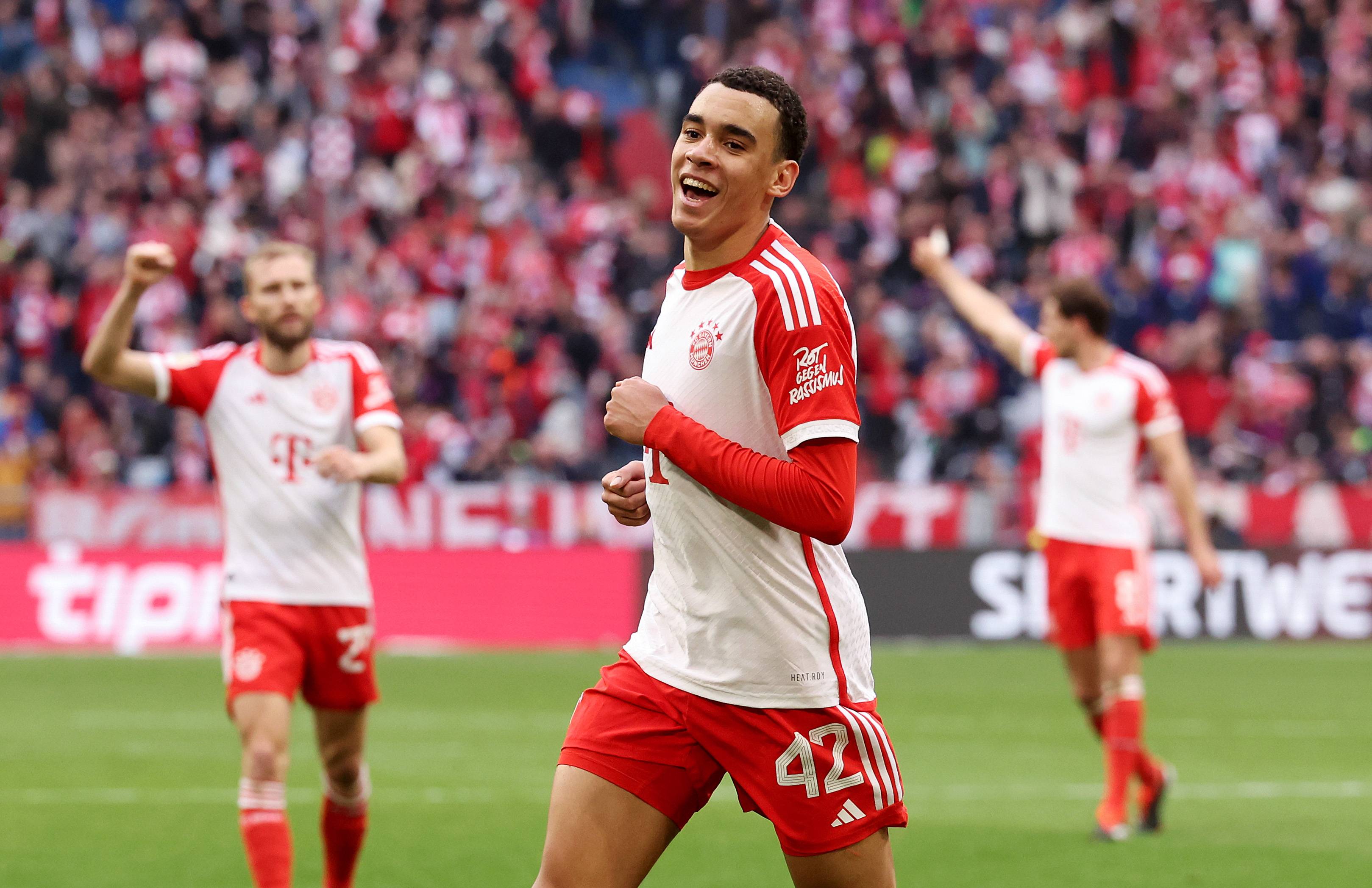 Atleta do Bayern de Munique sofreu grave lesão em jogo do Mundial de Clubes / Reprodução: FIFA