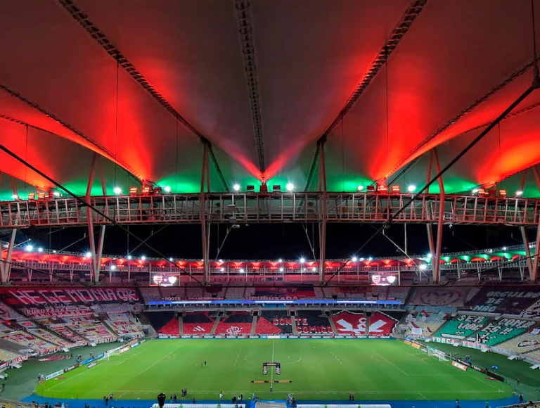Pesquisa de torcidas: Rio-SP dominam o público do futebol brasileiro, mas rivais crescem
