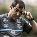 Santos demite Fábio Carille um dia após título da Série B e negocia acordo para rescisão