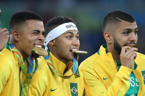 Gabriel Jesus celebra uma década do primeiro ouro olímpico do futebol brasileiro