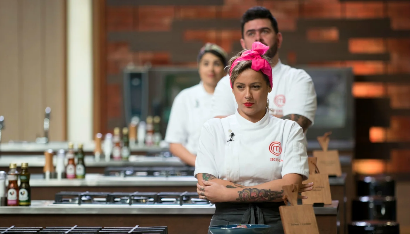 Já em 2017, Irina e Pablo trocaram provocações na semifinais do "Masterchef Profissionais" / Foto: Band Já em 2017, Irina e Pablo trocaram provocações na semifinais do "Masterchef Profissionais" / Foto: Band