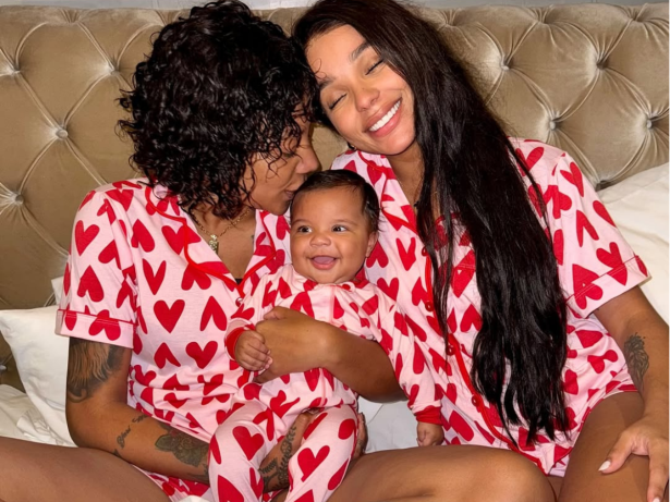 Brunna Gonçalves e Ludmilla iniciam introdução alimentar de Zuri, de cinco meses