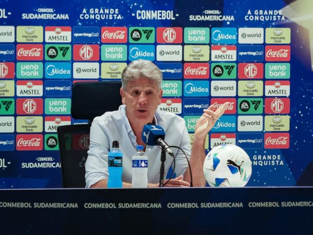 “Acabou o futebol por causa das redes sociais”, diz Renato ao se demitir do Fluminense