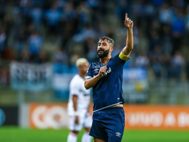 Ex-jogador do Corinthians e Grêmio tem prisão decretada por dívida de pensão alimentícia