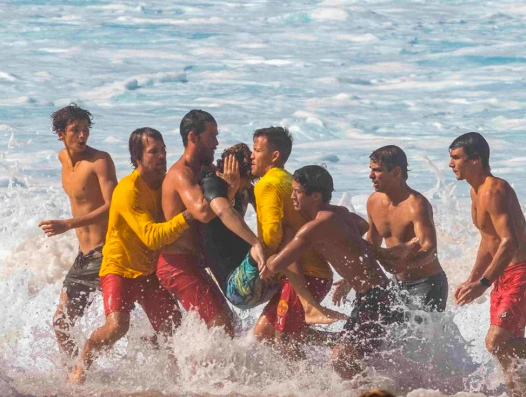 João Chianca, o Chumbinho, sofre grave acidente em onda gigante no Havaí