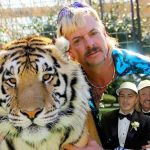 Astro de “A Máfia dos Tigres” tem casamento por IA com companheiro de cela