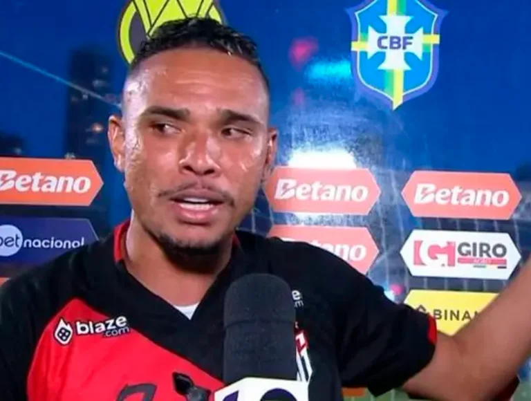 Arbitragem polêmica em jogo contra o Flamengo irrita jogadores do Atlético-GO