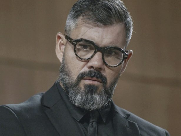Juliano Cazarré, como bom ator, deveria focar mais na própria carreira