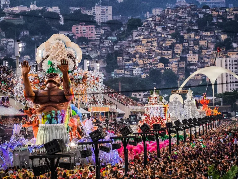 Jurados foram orientados a darem menos notas 10 na apuração dos desfiles do Rio