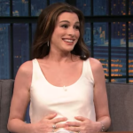 Aos 43 anos, Anne Hathaway revela se gravidez do 3º filho foi planejada