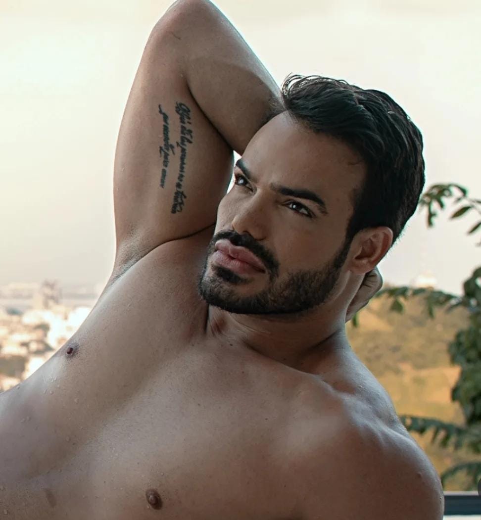 Reprodução/Instagram/@emiliosiempreoficial Reprodução/Instagram/@emiliosiempreoficial