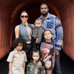 Kanye West acusa família Kardashian de impedi-lo de ver os filhos e os chama de “máfia”