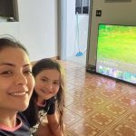 Li Martins comemora primeira noite na casa nova ao lado da filha: “O amor já mora aqui”