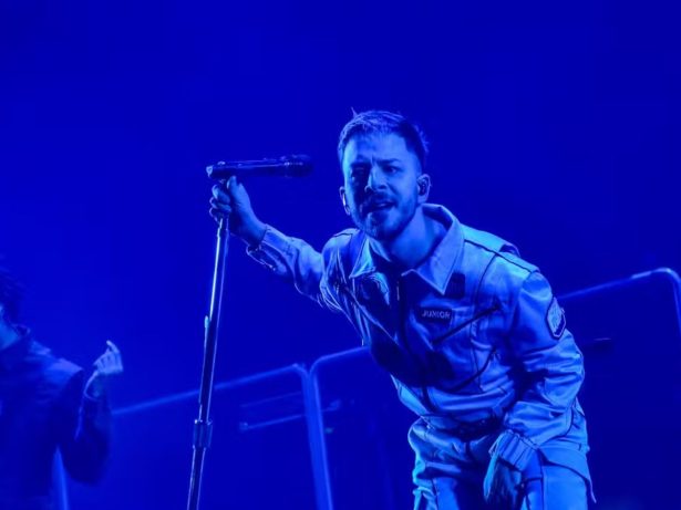 “Anistia é o c**”, dispara Júnior Lima durante show em festival