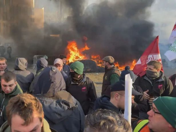 Protestos de agricultores colocam o acordo UE-Mercosul no centro de uma crise na Europa