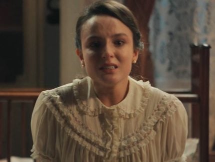 “Atura ou Surta”: Larissa Manoela rebate críticas à atuação em “Etâ Mundo Melhor”