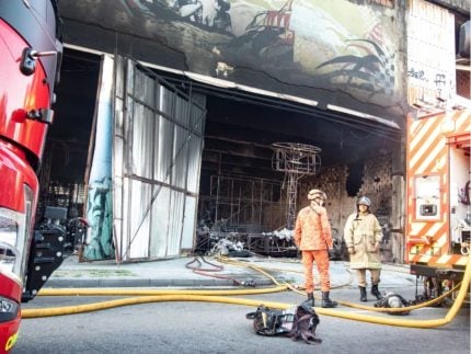 Incêndio atinge barracões de escolas de samba na Zona Portuária do Rio e deixa prejuízos