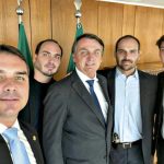 Defesa estuda pedido ao Supremo para liberar visita dos filhos a Bolsonaro
