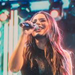 Lexa volta aos palcos e emociona com relato de superação: “Achei que seria incapaz”