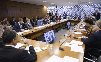 Governo adia votação da LDO e foca na aprovação de projetos fiscais na Câmara