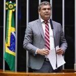 Líder do PT na Câmara pede prisão preventiva de Eduardo Bolsonaro no STF
