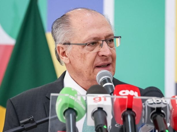 Alckmin afirma que governo quer solucionar tarifaço dos EUA até 31 de julho