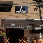 Bar em bairro nobre de SP é interditado após suspeita de bebida com metanol